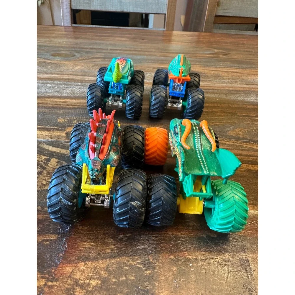 Monster Jam Truck Lot 4 Dragon‎ Motosaurus Megawrex Piran-ahhhh Hot Wheels 1:64